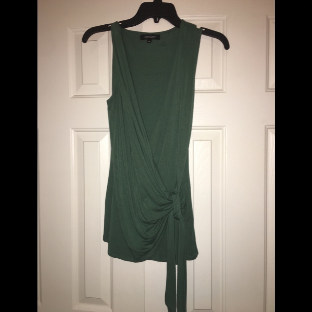 2/$12 💜 Karen Kane green top